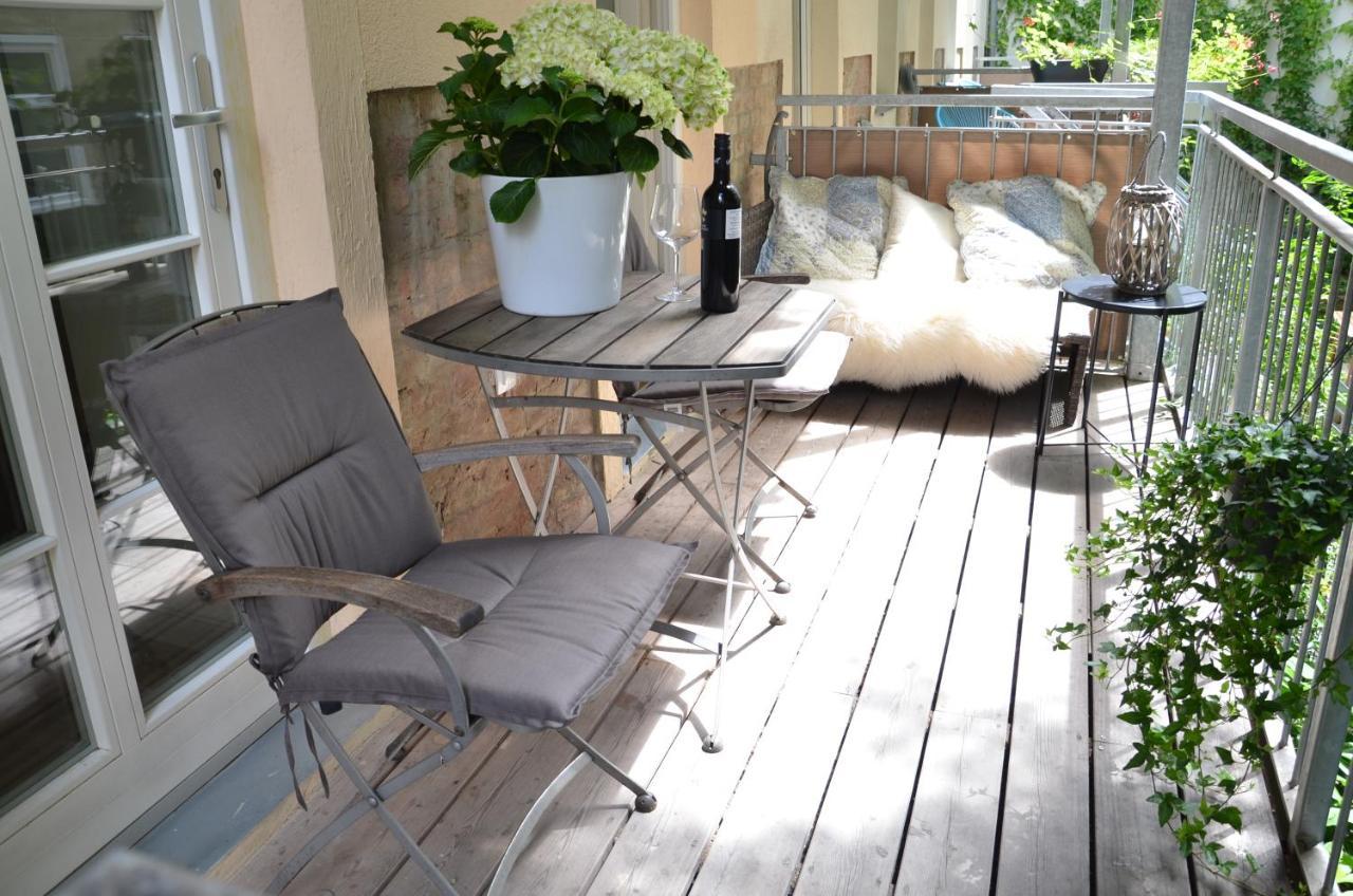 Central Vienna Apartment With Garden View Eksteriør billede